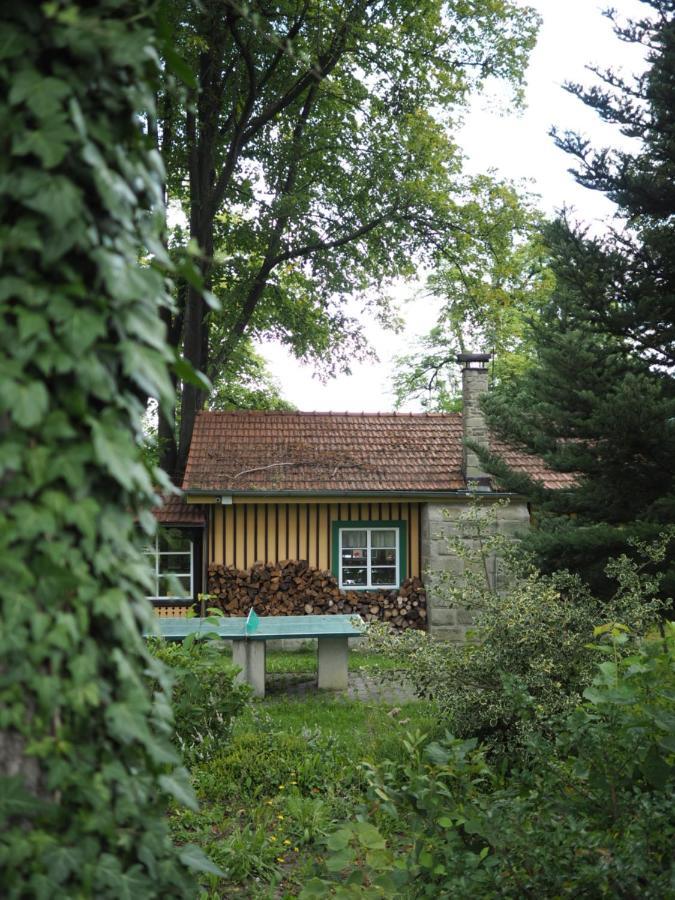 Penzion Letohrádek Frýdlant nad Ostravicí Exterior foto