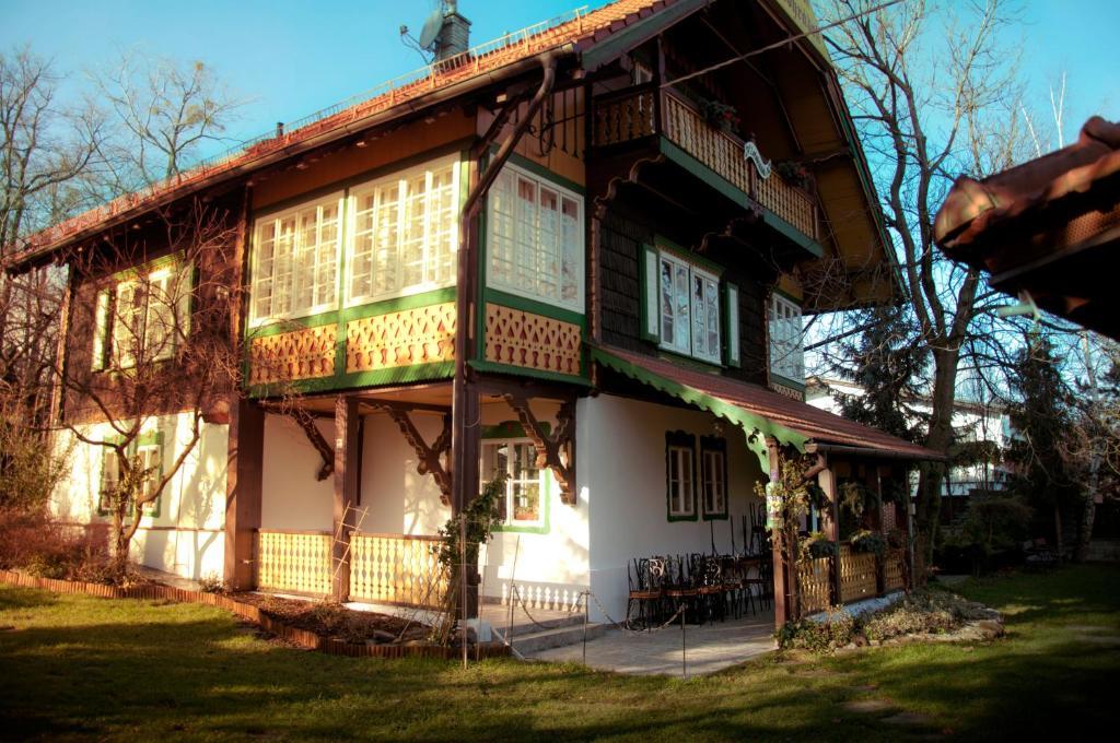 Penzion Letohrádek Frýdlant nad Ostravicí Exterior foto